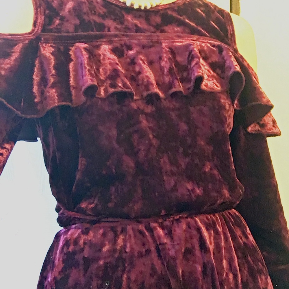 Speechless velvet red dress